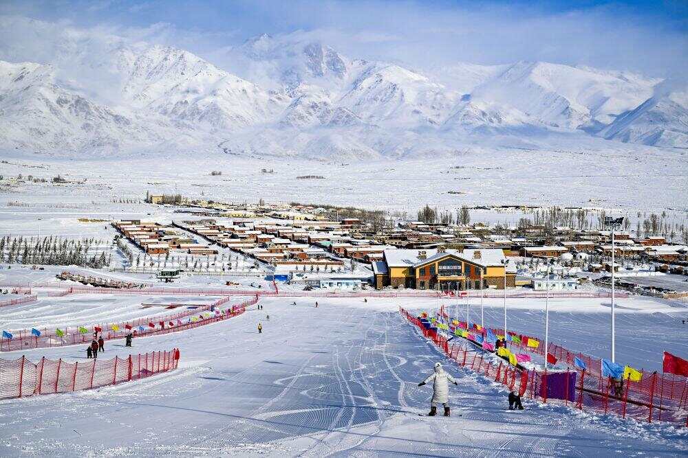 雪运动成就新疆文旅新名片开元ky棋牌新华全媒+冰(图2) 雪运动成就新疆文旅新名片开元ky棋牌新华全媒+冰(图2)