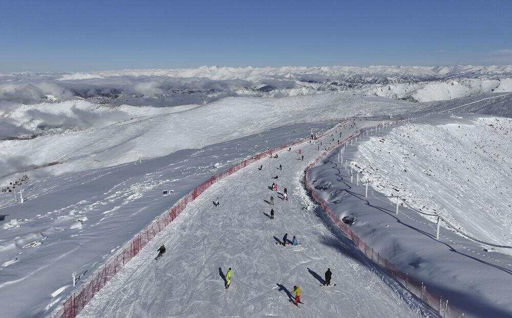 雪运动成就新疆文旅新名片开元ky棋牌新华全媒+冰(图3) 雪运动成就新疆文旅新名片开元ky棋牌新华全媒+冰(图3)